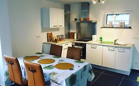 Appartement Duplex Pour 3-4 Personnes A Ciney